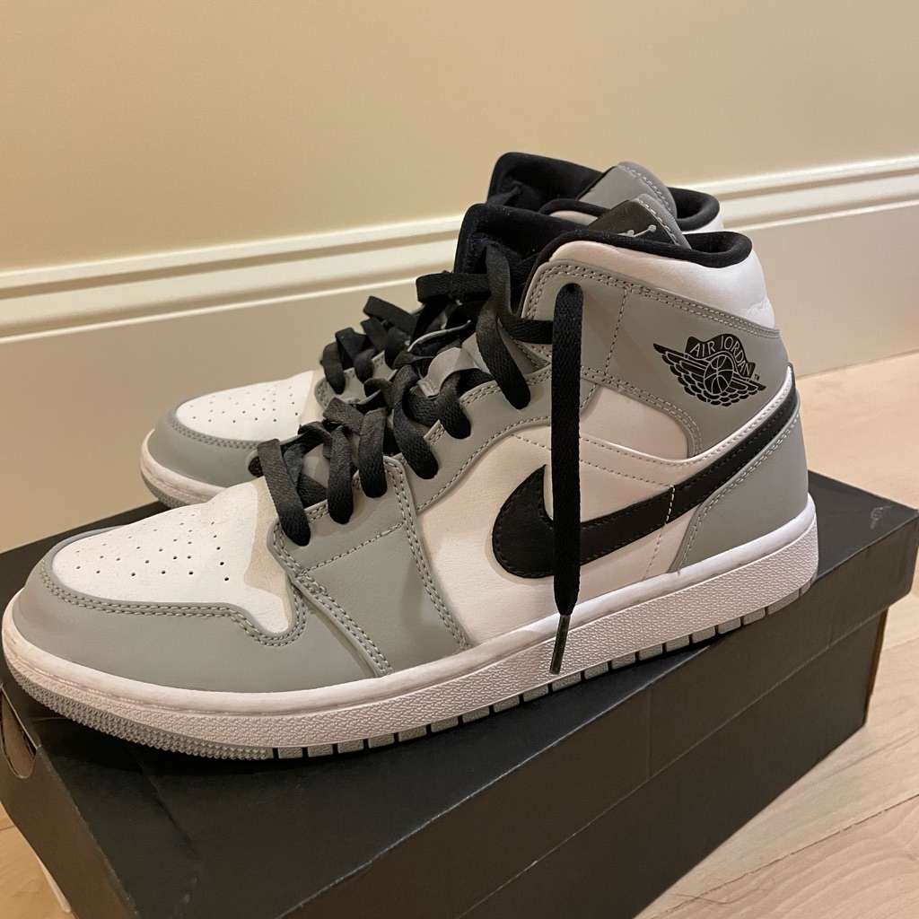 Air Jordan 1 Mids “Smoke Gray.” In Perfect Condition.
